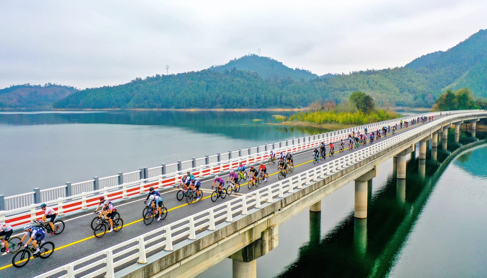 GROUP ABOVED OF 5 PEOPLE DEPART FROM USA