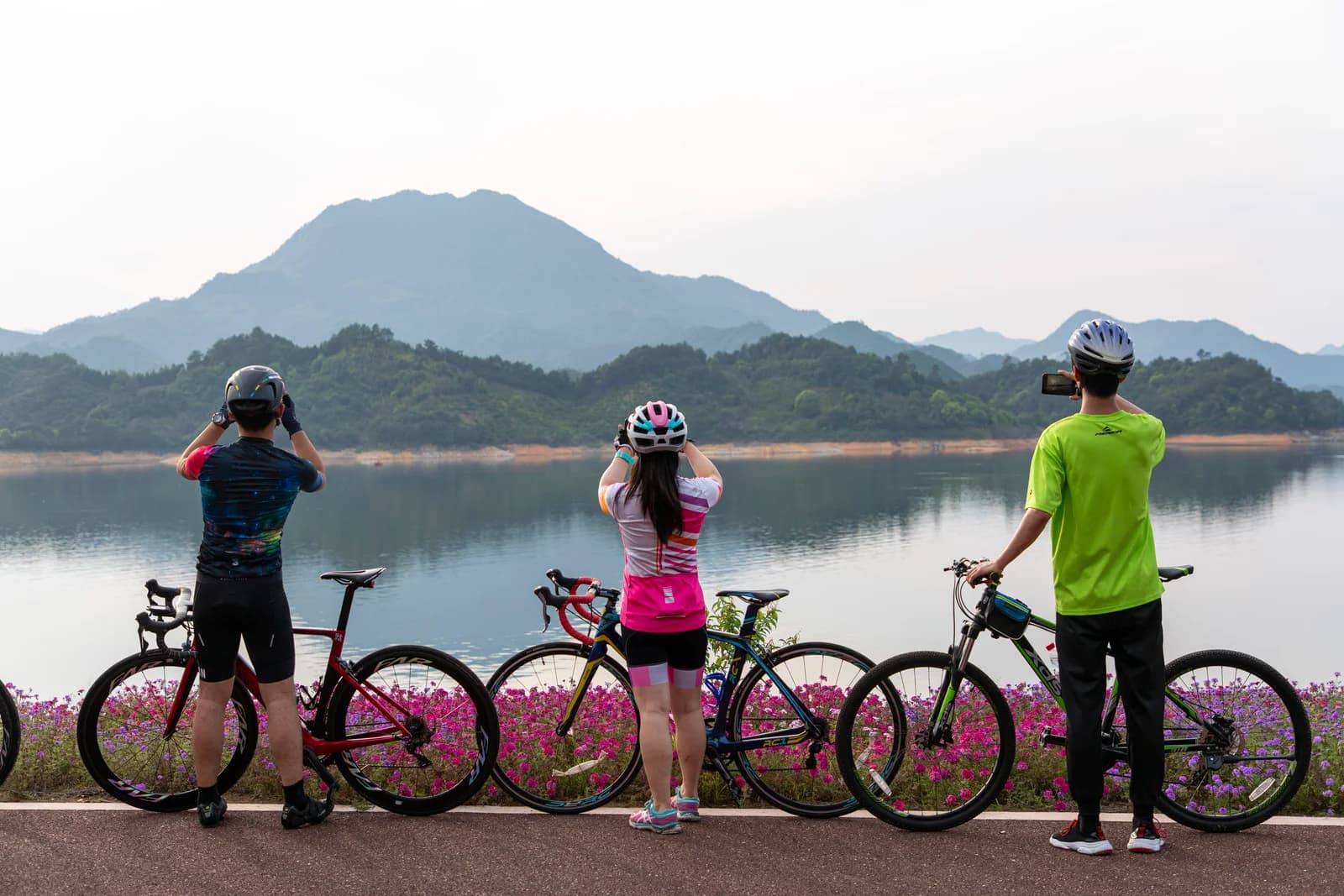 GROUP ABOVE OF 5 PEOPLE DEPART FROM AFRICA