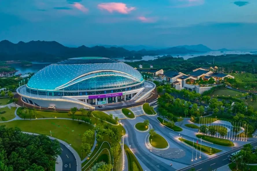 Airport intercity bus